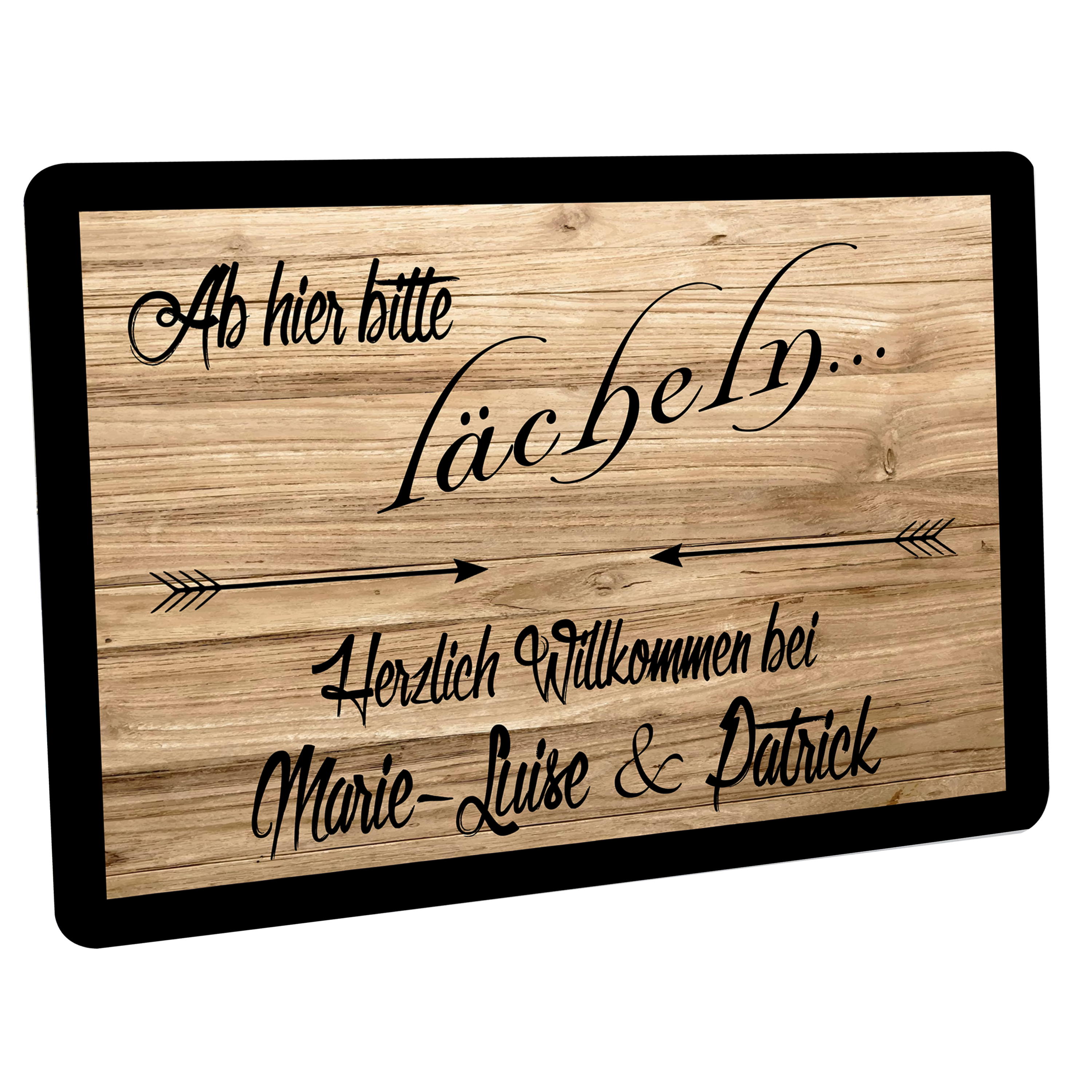 Crealuxe Fussmatte - Ab Hier Bitte Lächeln mit Name (Holzhintergrund) - 60x40 cm - Gummi Rückseite/rutschfest - Filzoberfläche - Bedruckte Türmatte - Innenmatte - Schmutzmatte