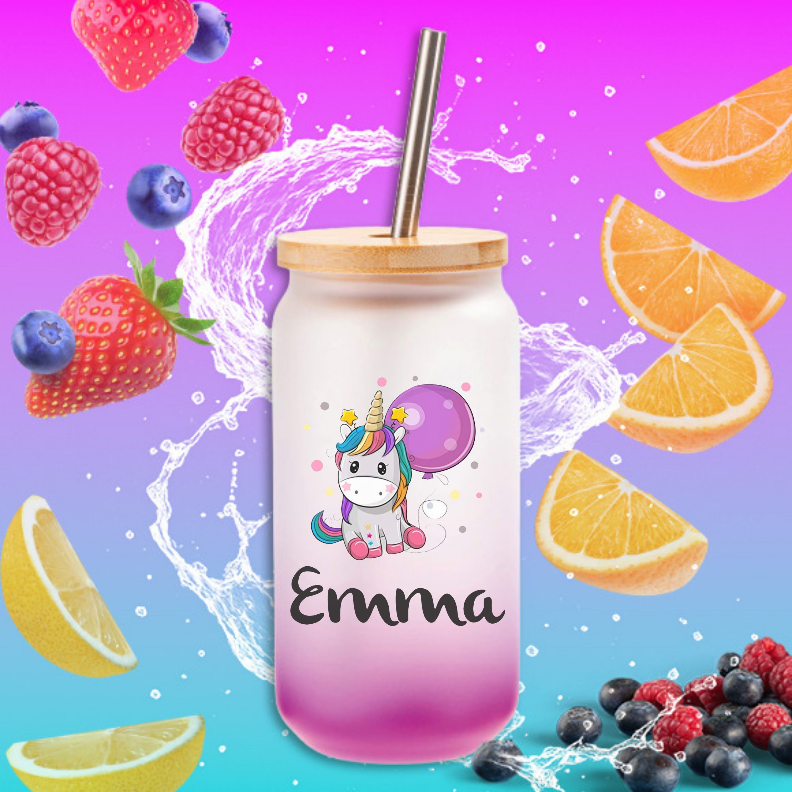 CreaLuxe Trinkglas 520 ml mit Bambusdeckel & Edelstahl-Strohhalm – Einhorn Wunschname - satiniert mit Farbverlauf Lila, Made in Germany - perfekt für den Sommer